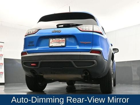 Used 2019 Jeep Cherokee Trailhawk w/ Comfort/Convenience Group AWD/4WD image 27