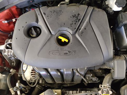 Used 2018 Hyundai Elantra GT FWD image 30
