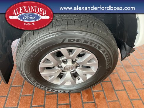 Used 2019 Toyota Tacoma SR5 RWD image 12