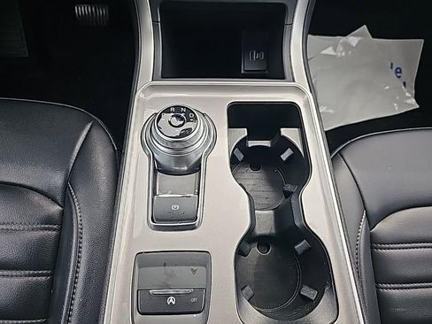 Used 2024 Ford Edge SEL image 7