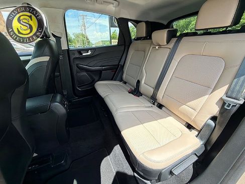Used 2021 Ford Escape SEL w/ Technology Package FWD image 14