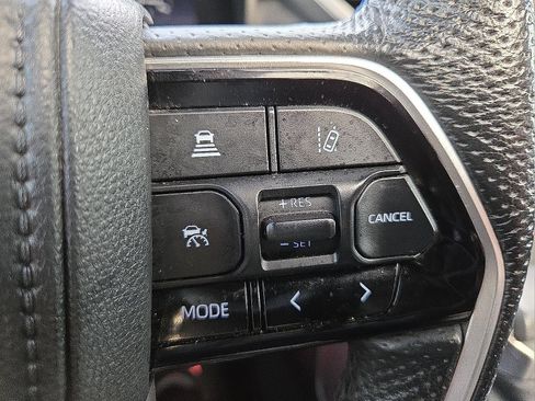 Used 2022 Toyota Tundra Platinum image 16