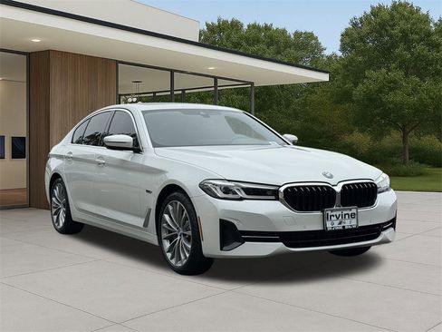 Certified 2023 BMW 530e w/ Convenience Package image 5
