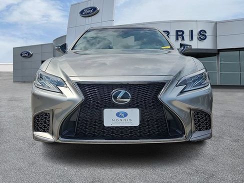 Used 2018 Lexus LS 500 F Sport w/ Accessory Package (Z1) AWD/4WD image 2
