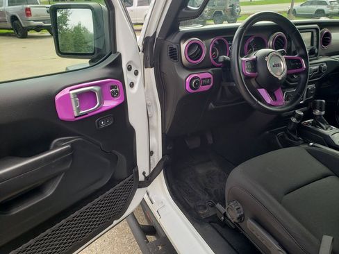 Used 2020 Jeep Wrangler Sport AWD/4WD image 12