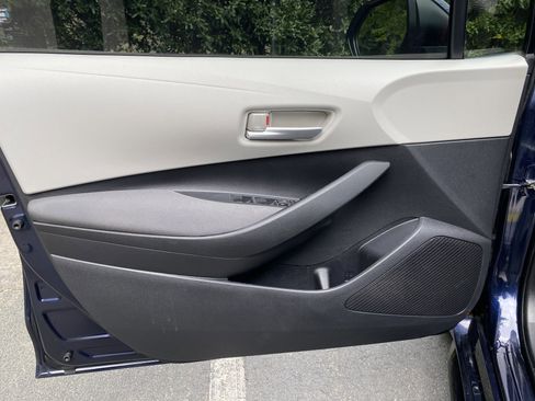 Used 2021 Toyota Corolla LE image 14