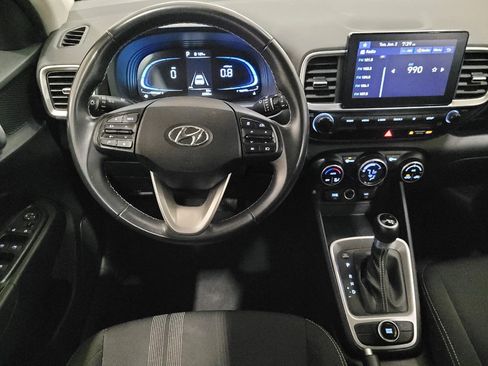 Used 2024 Hyundai Venue SEL FWD image 22