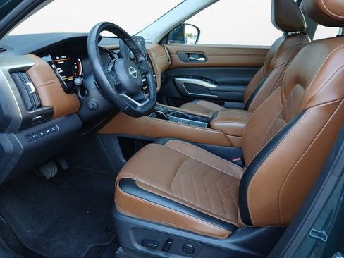 Used 2024 Nissan Pathfinder Platinum w/ Cargo Package FWD image 19