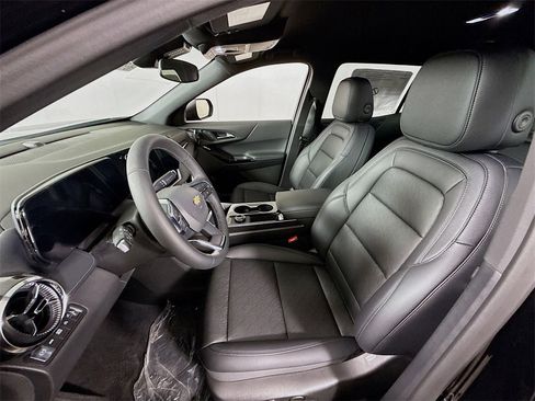 New 2026 Chevrolet Equinox LT w/ Convenience Package II image 16