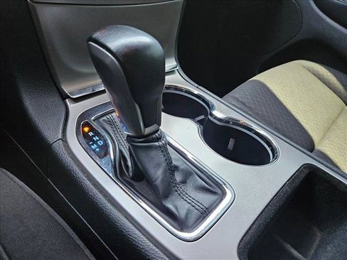 Used 2021 Jeep Grand Cherokee Laredo RWD image 9