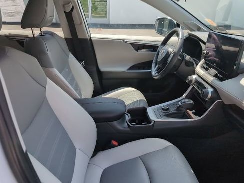 Used 2023 Toyota RAV4 Limited AWD/4WD image 27
