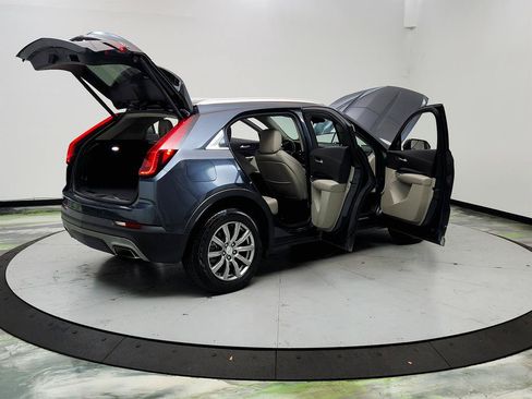 Used 2019 Cadillac XT4 Premium Luxury w/ Cold Weather Package FWD image 11