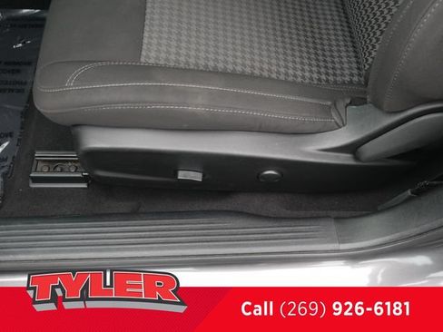 Used 2023 Dodge Challenger SXT RWD image 18