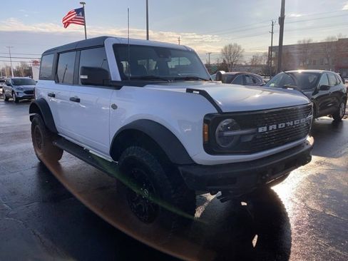 Used 2023 Ford Bronco Wildtrak image 3