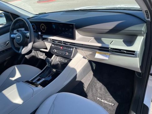 New 2025 Hyundai Tucson SE image 30