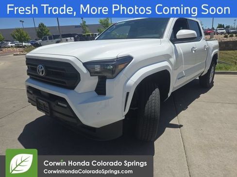 Used 2025 Toyota Tacoma SR5 AWD/4WD image 3
