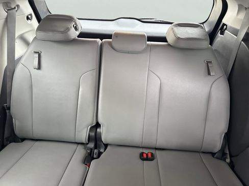 Used 2021 Toyota Sienna XLE w/ XLE Plus Package image 11