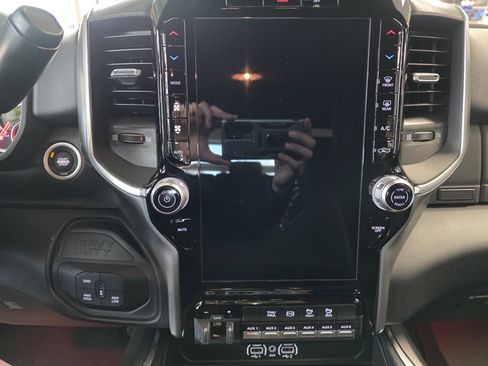 New 2025 RAM 2500 Big Horn AWD/4WD image 10