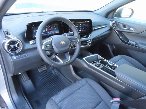 New 2026 Chevrolet Equinox LT w/ LPO, Floor Liner Package image 19