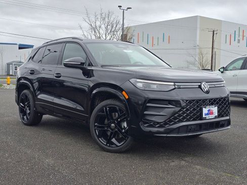 New 2026 Volkswagen Tiguan SE R-Line image 1