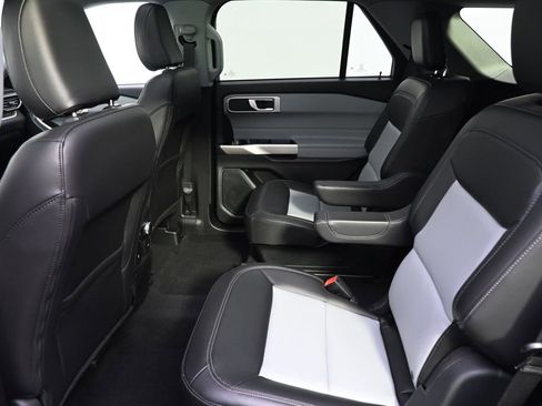 Used 2023 Ford Explorer XLT w/ Equipment Group 202A image 20