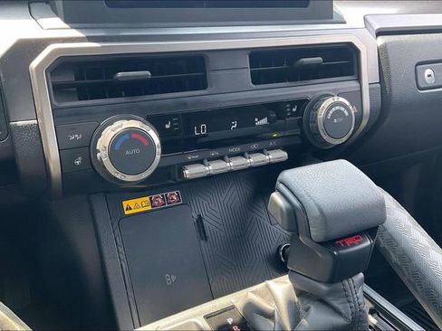 Used 2025 Toyota 4Runner TRD Off-Road AWD/4WD image 33