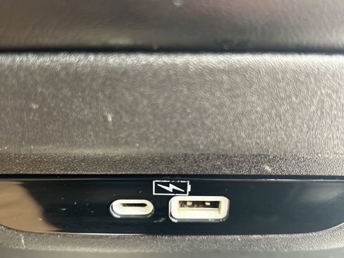 Used 2023 Chrysler Pacifica Touring-L FWD image 59