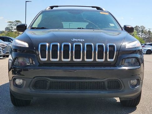 Used 2017 Jeep Cherokee Latitude w/ Comfort & Sound Group image 8