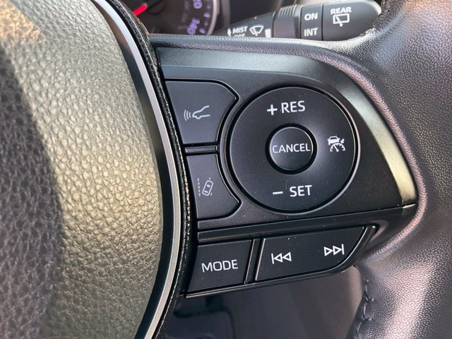 Used 2019 Toyota RAV4 XLE Premium FWD image 11
