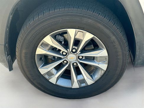 Used 2025 Chevrolet Equinox LT image 30