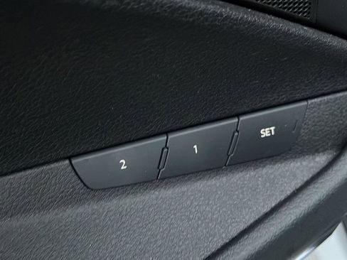 Used 2022 Audi e-tron Premium Plus w/ Premium Plus Package image 12