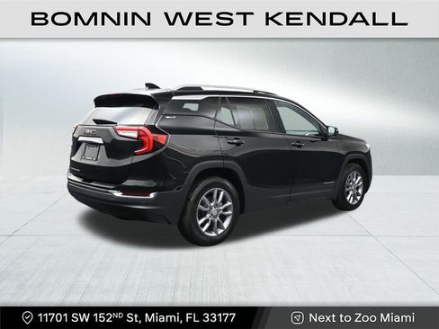 Used 2022 GMC Terrain SLT w/ Tech Package image 5