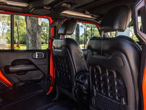 Used 2019 Jeep Wrangler Unlimited Rubicon w/ LED Lighting Group image 25