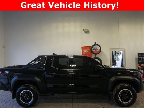 Certified 2025 Toyota Tacoma TRD Off-Road image 2