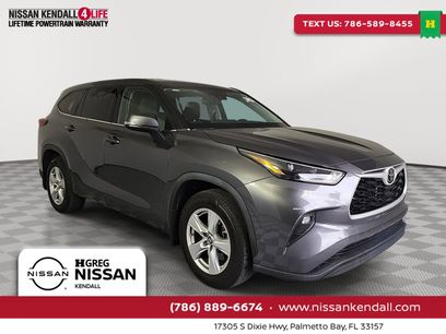 Used 2022 Toyota Highlander LE
