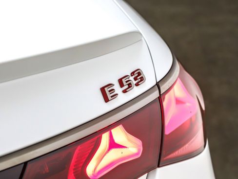 New 2026 Mercedes-Benz E 53 AMG e 4MATIC Sedan image 9