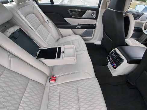 Used 2019 Lincoln Continental Black Label image 12