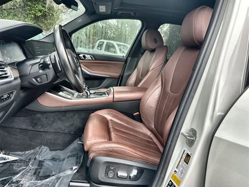Used 2022 BMW X5 xDrive40i w/ M Sport Package image 11