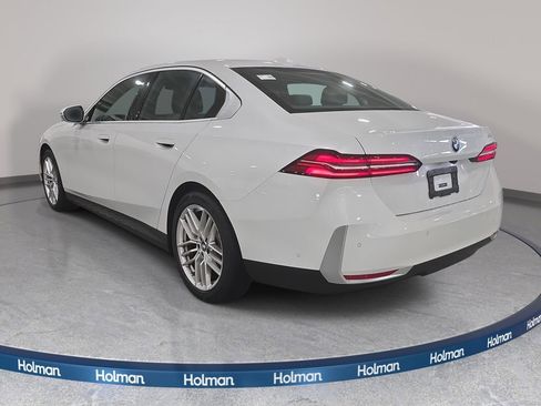 Certified 2024 BMW 530i w/ Convenience Package RWD image 7