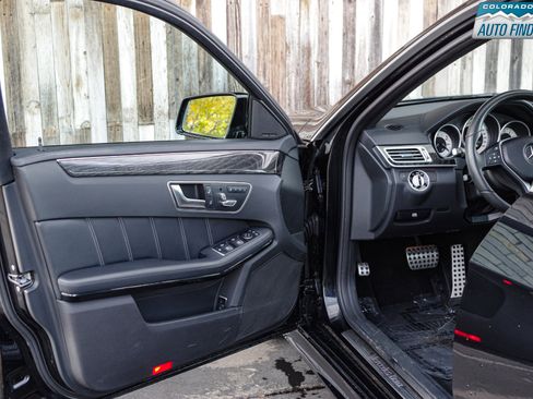 Used 2016 Mercedes-Benz E 400 4MATIC Sedan image 10