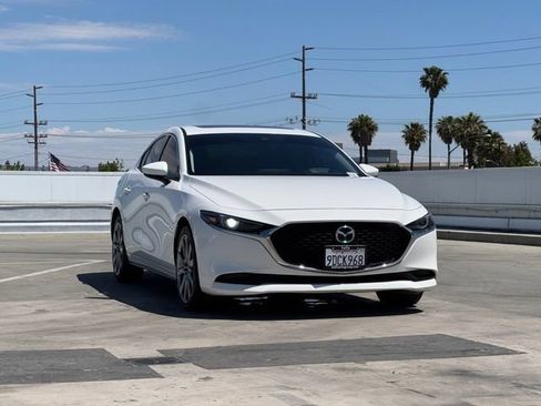 Used 2022 MAZDA MAZDA3 s FWD image 4
