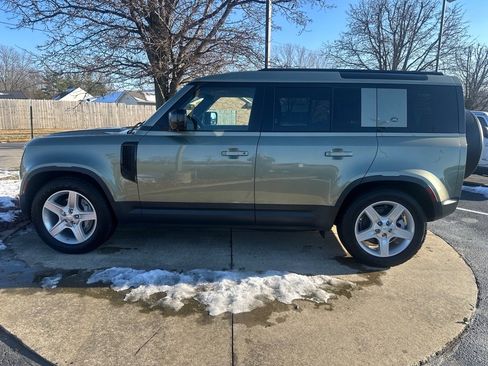 Used 2020 Land Rover Defender 110 SE image 4