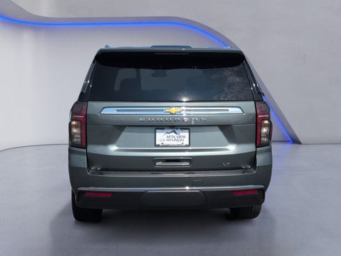 Used 2024 Chevrolet Suburban LT RWD image 6