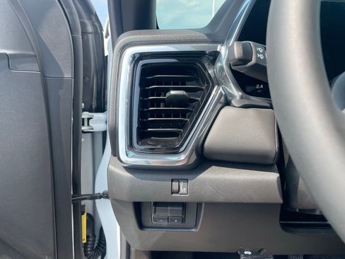 New 2026 GMC Canyon Elevation w/ Convenience Package image 18