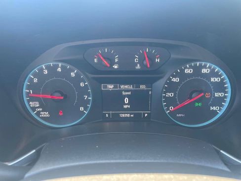 Used 2018 Chevrolet Equinox LS AWD/4WD image 16