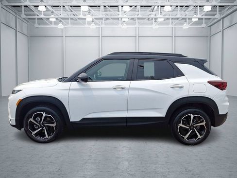 Certified 2022 Chevrolet TrailBlazer RS w/ Technology Package AWD/4WD image 9