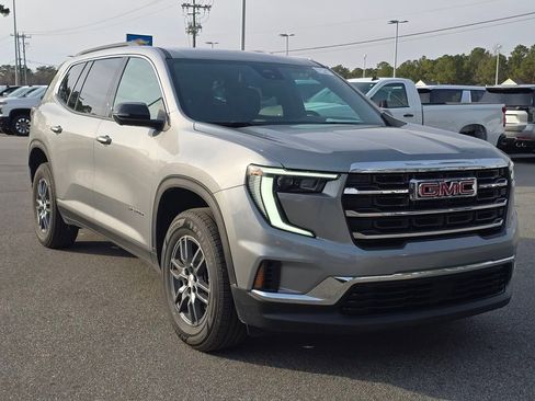 Used 2025 GMC Acadia Elevation image 1