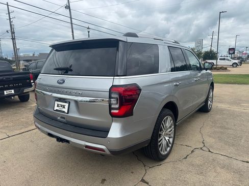 Used 2023 Ford Expedition Limited AWD/4WD image 5