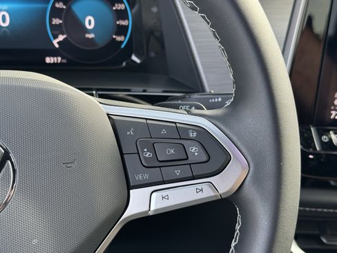 Used 2024 Volkswagen Atlas Cross Sport SE image 22