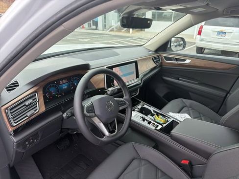 New 2026 Volkswagen Atlas SE image 4